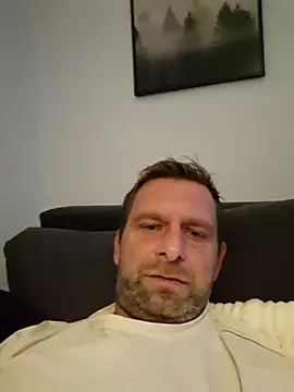 Snapshot of Mjn34 chatting on September 18, 5:20 am Mjn34 online show from September 18, 5:20 am