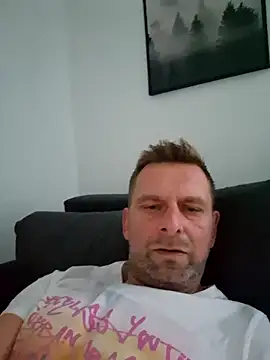 Snapshot of Mjn34 chatting on October 1, 5:46 am Mjn34 online show from October 1, 5:46 am