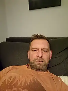 Snapshot of Mjn34 chatting on October 10, 5:39 am Mjn34 online show from October 10, 5:39 am