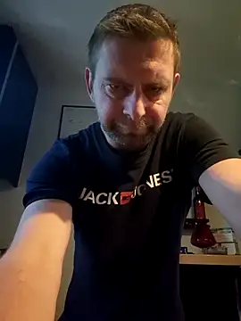 Snapshot of Mjn34 chatting on October 27, 7:01 am Mjn34 online show from October 27, 7:01 am