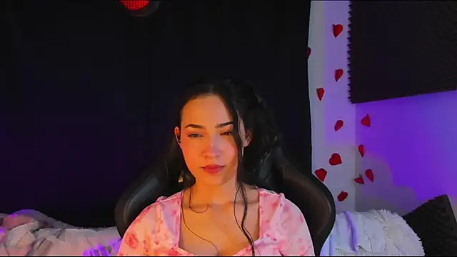 Snapshot of rosario215B chatting on December 4, 6:55 am rosario215B online show from December 4, 6:55 am