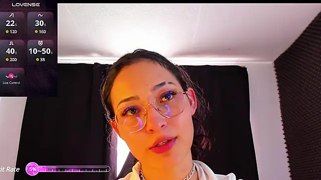 Snapshot of rosario215B chatting on January 14, 8:37 pm rosario215B online show from January 14, 8:37 pm