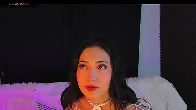 Snapshot of rosario215B chatting on February 2, 5:53 am rosario215B online show from February 2, 5:53 am