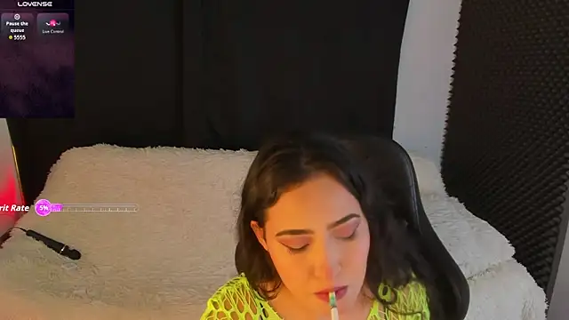 Snapshot of rosario215B chatting on November 29, 4:26 am rosario215B online show from November 29, 4:26 am