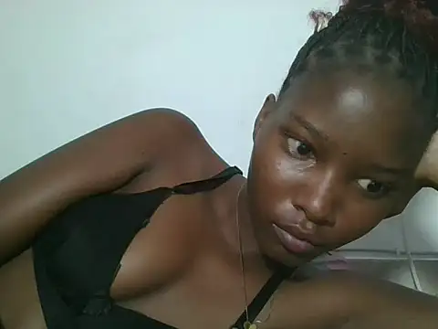 Snapshot of sexyjanett chatting on July 3, 6:31 am sexyjanett online show from July 3, 6:31 am
