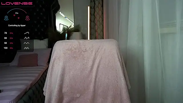 Snapshot of Sweety_one_ chatting on December 1, 4:29 pm Sweety one online show from December 1, 4:29 pm