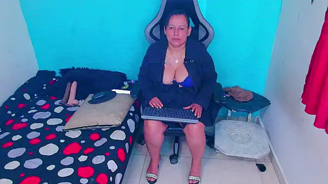 Snapshot of Diana_Lozano chatting on July 20, 4:20 pm Diana Lozano online show from July 20, 4:20 pm