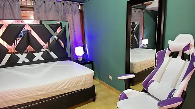 Linda4Petite online show from January 22, 6:10 pm