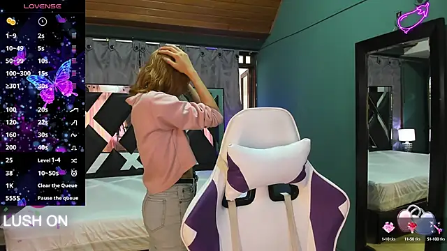 Linda4Petite online show from February 11, 6:01 pm