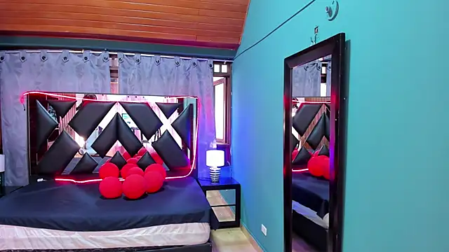 Linda4Petite online show from February 15, 6:01 pm