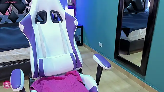 Linda4Petite online show from March 7, 9:38 pm