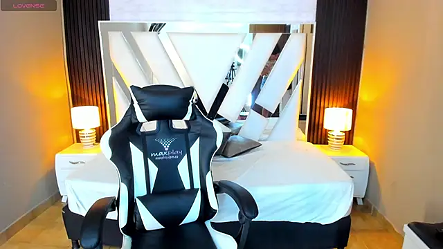 Linda4Petite online show from September 17, 6:20 pm