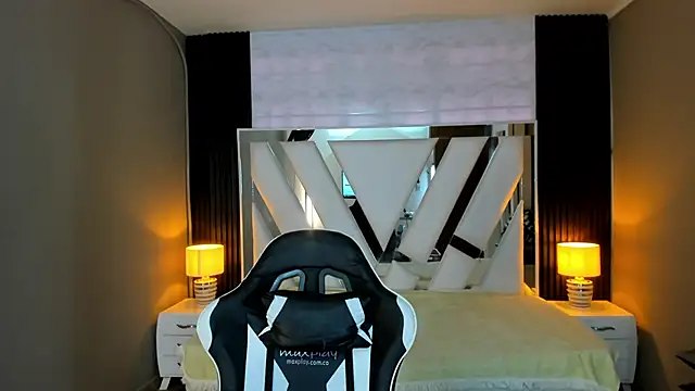 Linda4Petite online show from January 12, 6:35 pm