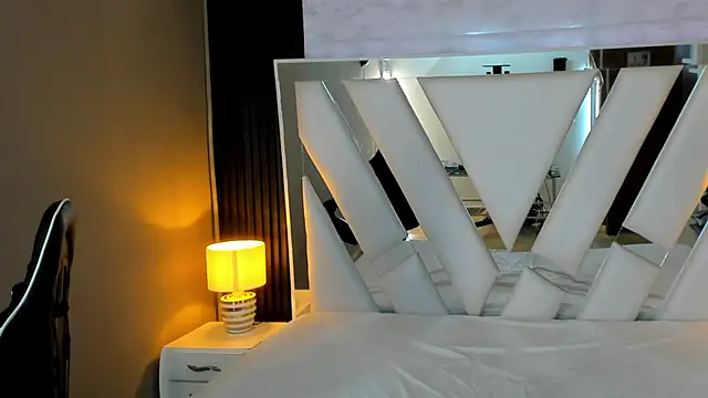 Linda4Petite online show from February 2, 5:55 pm