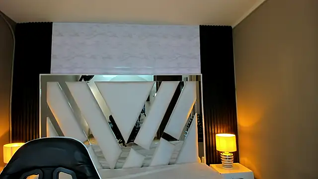 Linda4Petite online show from February 7, 6:22 pm