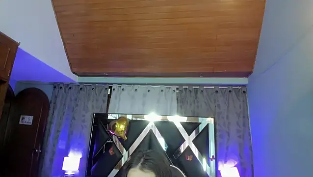 Snapshot of Linda4Petite chatting on June 19, 6:56 pm Linda4Petite online show from June 19, 6:56 pm