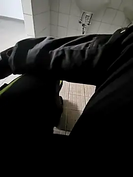 Snapshot of Afti2828 chatting on November 19, 12:16 pm Afti2828 online show from November 19, 12:16 pm