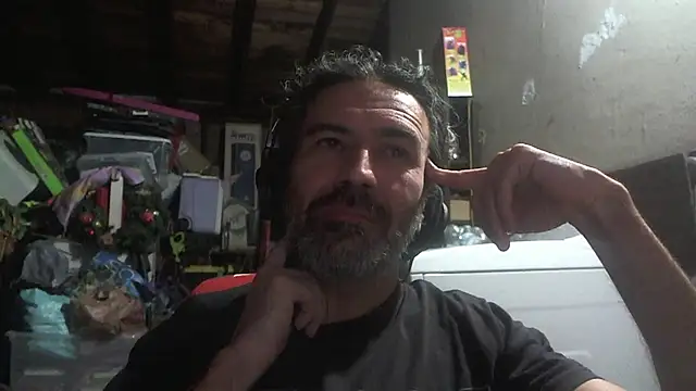 Snapshot of Anarchy_Burger chatting on July 7, 1:26 pm Anarchy Burger online show from July 7, 1:26 pm