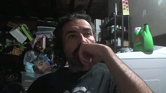 Snapshot of Anarchy_Burger chatting on July 12, 9:55 am Anarchy Burger online show from July 12, 9:55 am