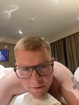 Snapshot of harryletsgo chatting on October 20, 7:47 pm harryletsgo online show from October 20, 7:47 pm