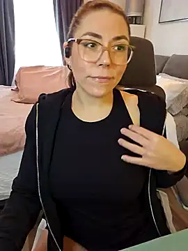 Snapshot of Ellie-L-Elizabeth chatting on December 3, 4:39 pm Ellie-L-Elizabeth online show from December 3, 4:39 pm