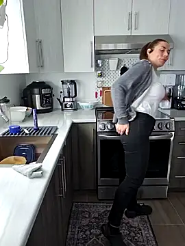 Snapshot of Ellie-L-Elizabeth chatting on December 13, 4:16 pm Ellie-L-Elizabeth online show from December 13, 4:16 pm