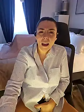 Snapshot of Ellie-L-Elizabeth chatting on January 19, 1:22 pm Ellie-L-Elizabeth online show from January 19, 1:22 pm