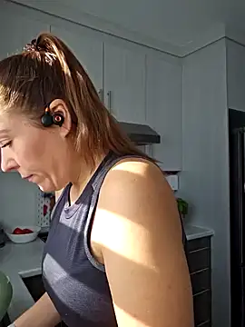 Snapshot of Ellie-L-Elizabeth chatting on January 28, 4:30 pm Ellie-L-Elizabeth online show from January 28, 4:30 pm