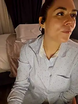 Snapshot of Ellie-L-Elizabeth chatting on February 5, 2:19 am Ellie-L-Elizabeth online show from February 5, 2:19 am