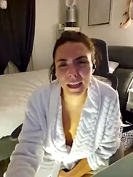 Snapshot of Ellie-L-Elizabeth chatting on February 8, 1:43 am Ellie-L-Elizabeth online show from February 8, 1:43 am