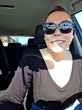 Snapshot of Ellie-L-Elizabeth chatting on February 28, 4:10 pm Ellie-L-Elizabeth online show from February 28, 4:10 pm