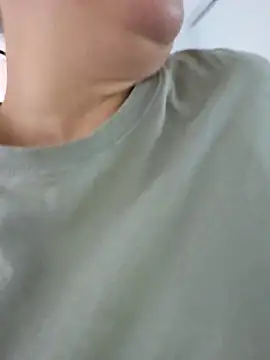 Snapshot of Ellie-L-Elizabeth chatting on September 19, 3:45 pm Ellie-L-Elizabeth online show from September 19, 3:45 pm