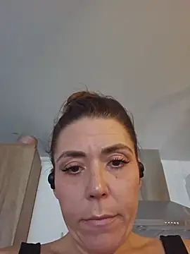 Snapshot of Ellie-L-Elizabeth chatting on October 17, 4:31 pm Ellie-L-Elizabeth online show from October 17, 4:31 pm