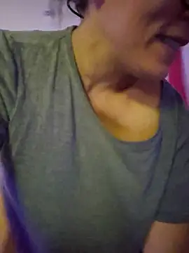 Snapshot of Ellie-L-Elizabeth chatting on November 21, 11:58 pm Ellie-L-Elizabeth online show from November 21, 11:58 pm