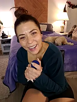 Snapshot of Ellie-L-Elizabeth chatting on December 2, 3:18 pm Ellie-L-Elizabeth online show from December 2, 3:18 pm