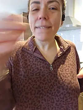 Ellie-L-Elizabeth online show from March 14, 3:28 pm