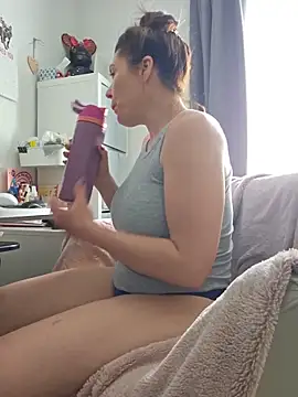 Ellie-L-Elizabeth online show from June 3, 2:33 pm