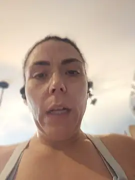 Ellie-L-Elizabeth online show from June 9, 6:08 pm