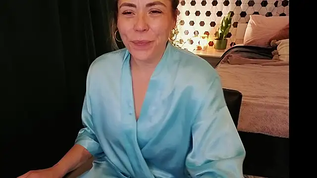 Ellie-L-Elizabeth online show from July 11, 4:04 am