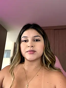 lunablossom  online show from November 11, 10:10 pm