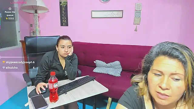 lesbiancuple online show from October 10, 12:42 am