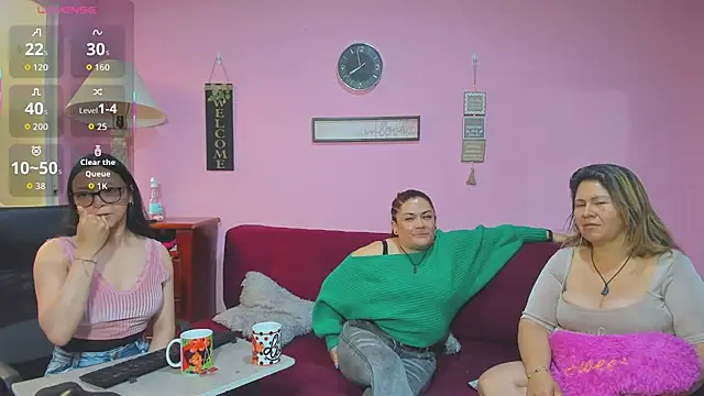 lesbiancuple online show from October 11, 12:58 pm
