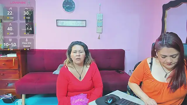 lesbiancuple online show from October 24, 1:40 pm