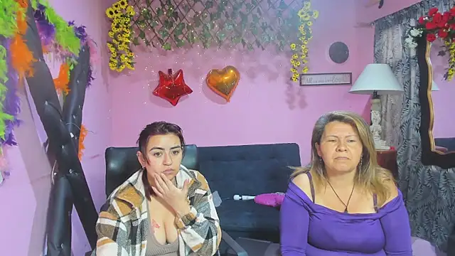 lesbiancuple online show from March 3, 12:00 pm