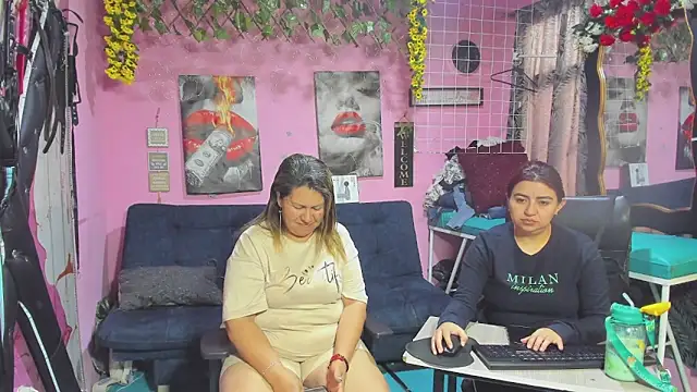 Snapshot of lesbiancuple chatting on May 28, 12:24 pm lesbiancuple online show from May 28, 12:24 pm