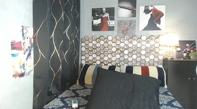 Snapshot of Hot_Metallica69 chatting on February 6, 6:29 am Hot Metallica69 online show from February 6, 6:29 am