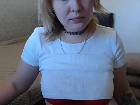Snapshot of leeilawow chatting on May 28, 6:10 am leeilawow online show from May 28, 6:10 am