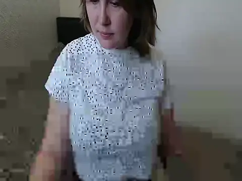 Snapshot of leeilawow chatting on June 9, 6:47 am leeilawow online show from June 9, 6:47 am