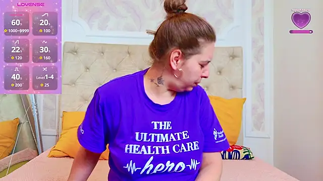 KarinaNoir online show from February 12, 5:13 am