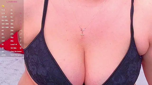 KarinaNoir online show from June 19, 3:55 am